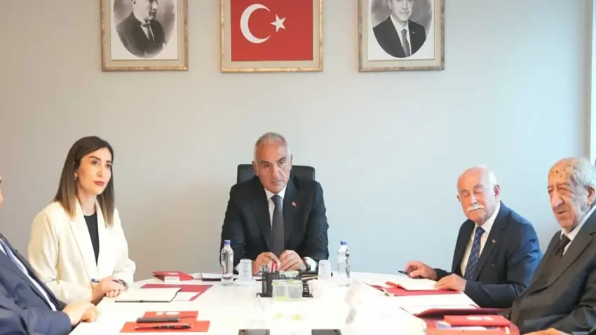 Bakan Mehmet Nuri Ersoy, Alevi-Bektaşi Kültür ve Cemevi Başkanlığı Danışma Kurulu ilk toplantısına başkanlık etti haberinin görseli