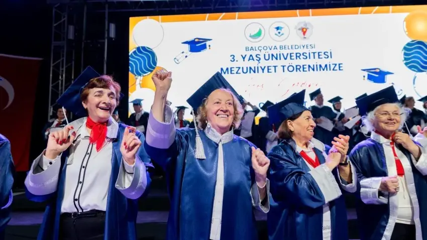 Balçova’da 3’üncü Yaş Üniversitesi’nde yeni dönem başlıyor haberinin görseli