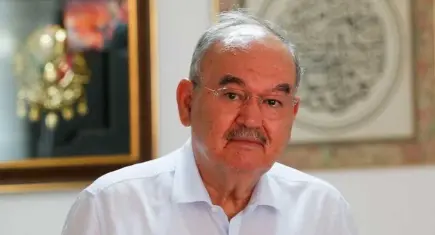 Burhan Özfatura hayatını kaybetti