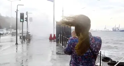 İstanbul Valiliği’nden kuvvetli sağanak uyarısı