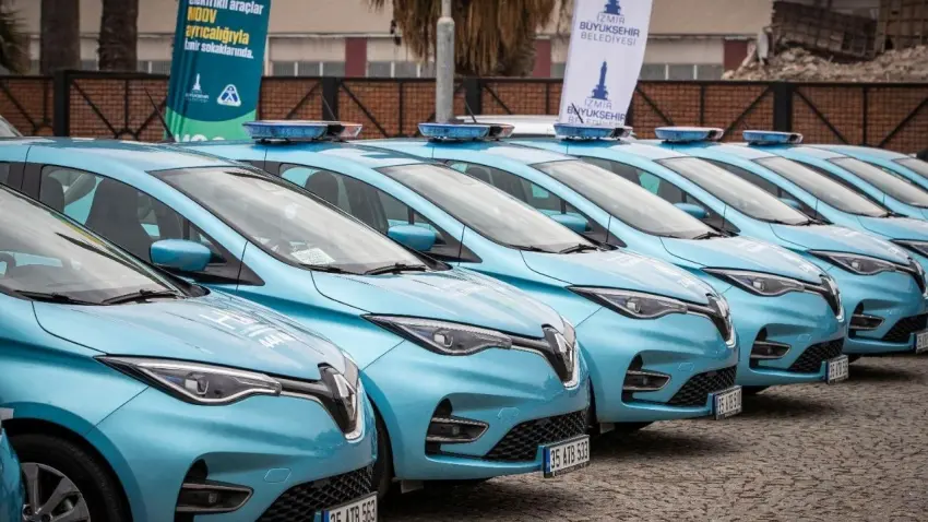 İzmir Büyükşehir’in 100 elektrikli aracı 7,5 milyon kilometrede: Yakıtta yüzde 81, bakımda 5 kat tasarruf! haberinin görseli