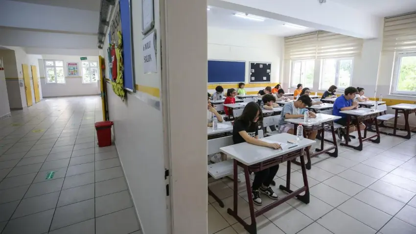 Okullar ne zaman kapanacak? MEB 2026-2027 tatil takvimi: İlk ara tatil, yarıyıl ve yaz tatili tarihleri