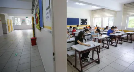 Okullar ne zaman kapanacak? MEB 2026-2027 tatil takvimi: İlk ara tatil, yarıyıl ve yaz tatili tarihleri