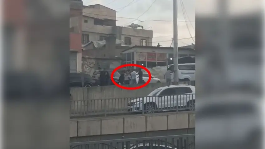 Diyarbakır’da 3 kişinin öldüğü silahlı kavganın görüntüleri ortaya çıktı haberinin görseli