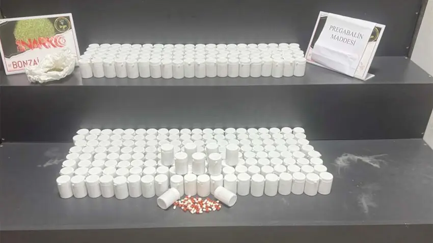 İzmir'de zehir tacirlerine geçit yok: Konak'ta 3 adrese baskın, 4 tutuklu haberinin görseli