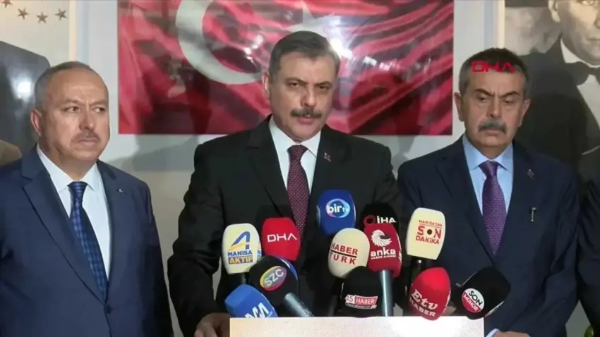 Manisa'da lise önü saldırısı: Bakan Çiftçi "1. derece riskli okuluydu" dedi, 3 öğrencinin durumu kritik haberinin görseli