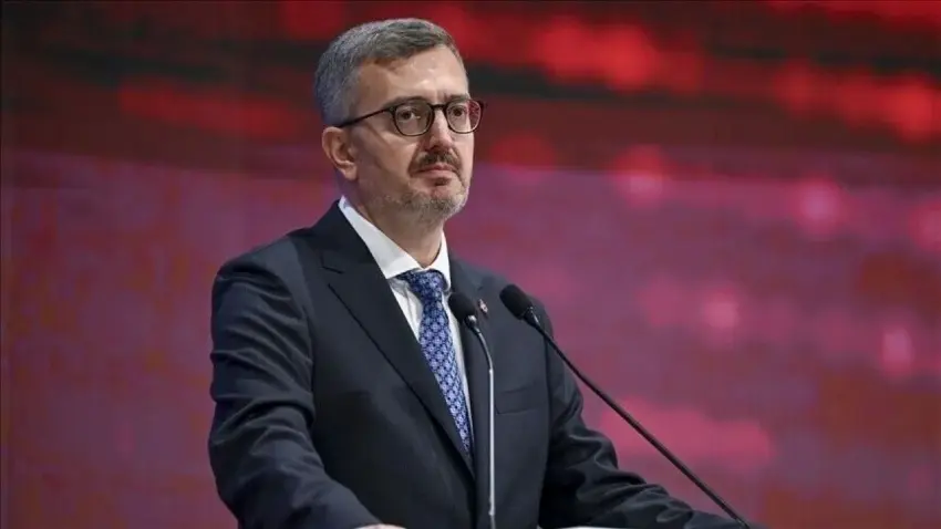 Turgutlu'daki lise saldırı sonrası İletişim Başkanı Duran'dan uyarı: Teyitsiz bilgiye itibar etmeyin haberinin görseli