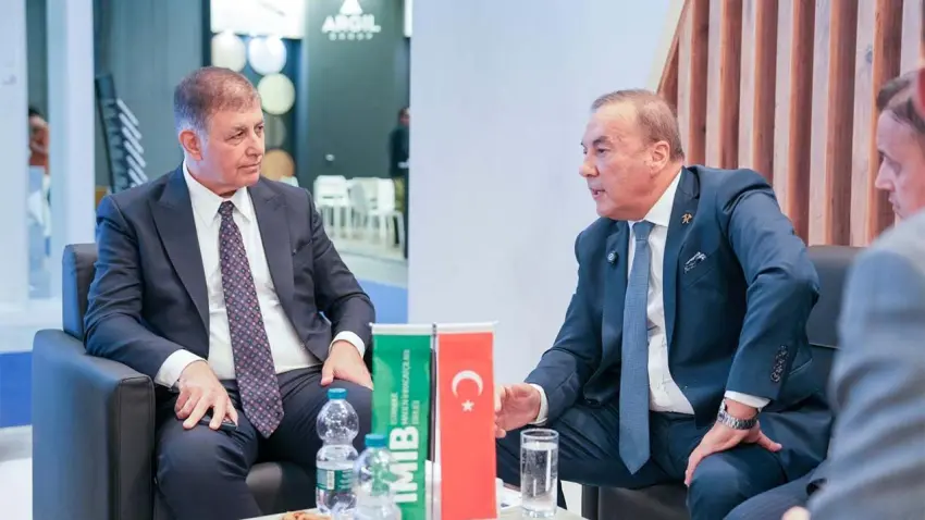 Başkan Tugay’dan İtalya’da Marble İzmir temasları haberinin görseli