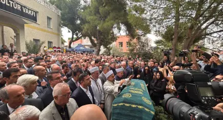 Burhan Özfatura son yolculuğuna uğurlandı