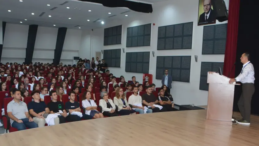 EÜ Tıp Fakültesi’nde ilk ders Prof. Dr. Tahir Yağdı’dan haberinin görseli