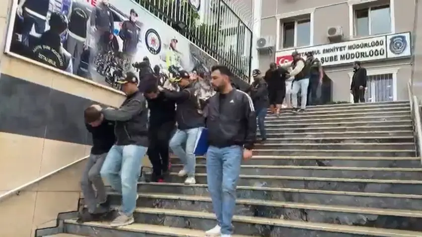 İstanbul’da “masöz aranıyor” tuzak operasyonu: 6 salon mühürlendi! haberinin görseli