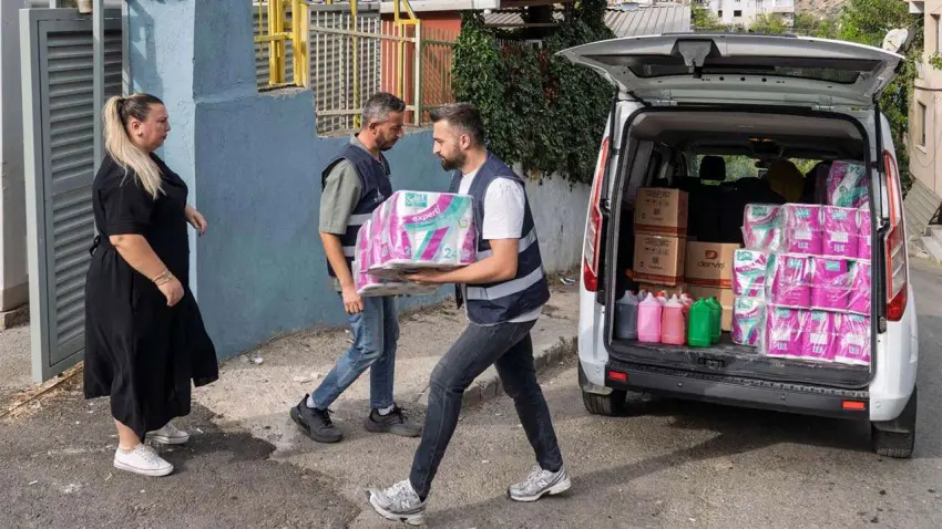 İzmir’de Büyükşehir’den okullara hijyen desteği haberinin görseli