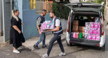 İzmir’de Büyükşehir’den okullara hijyen desteği