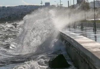 İzmir için fırtına uyarısı: Ulaşımda aksamalar olabilir