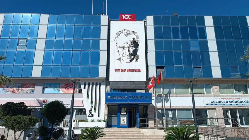 Menderes Belediyesi soruşturmasında ikinci dalga: 9 şüpheli gözaltında haberinin görseli