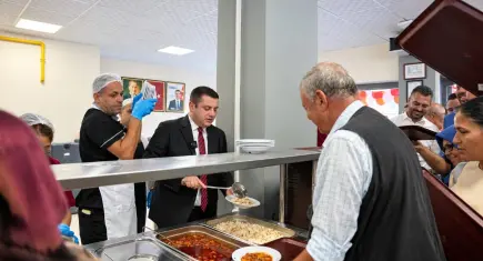 Torbalı’da aşevinden ihtiyaç sahibi vatandaşlara her gün sıcak yemek