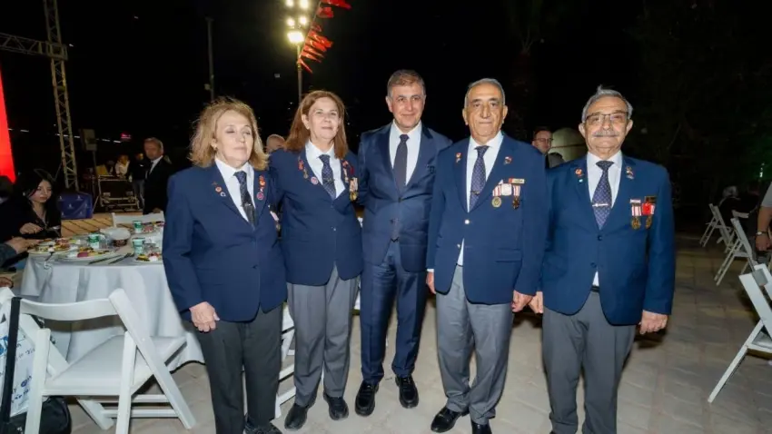 Başkan Tugay: Gazilerin ve şehitlerin hakları ne yaparsanız yapın ödeyemeyeceğiniz değerdedir haberinin görseli