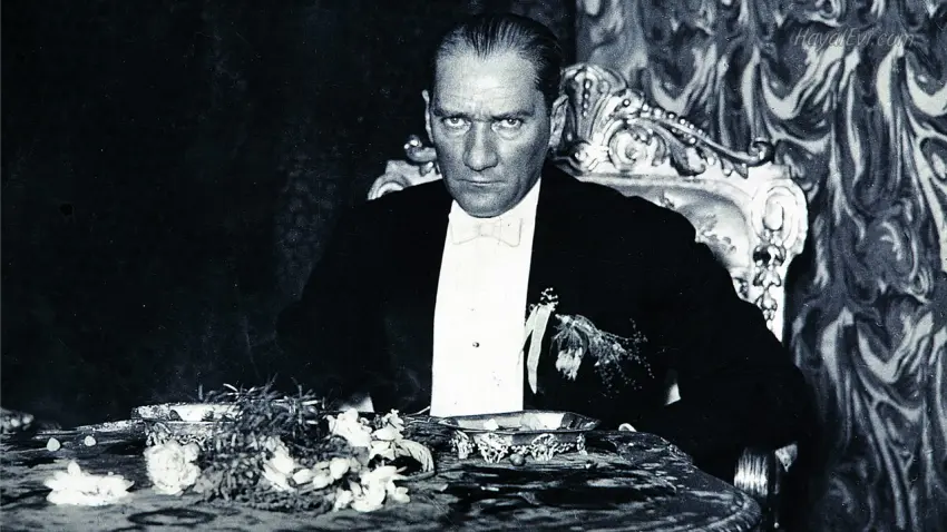 Hearts of Iron IV’ün Discord sunucusunda Atatürk krizi! haberinin görseli