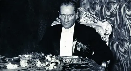 Hearts of Iron IV’ün Discord sunucusunda Atatürk krizi!