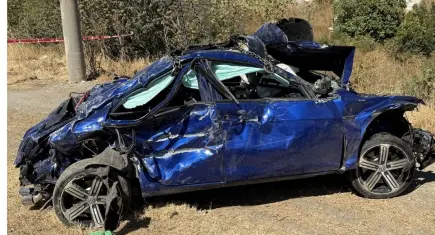 İzmir'de bir otomobil çaya devrildi: 1 kişi öldü, 2 kişi yaralandı