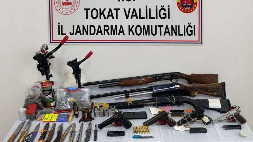Jandarmadan silah kaçakçılığı operasyonu: 11 gözaltı haberinin görseli