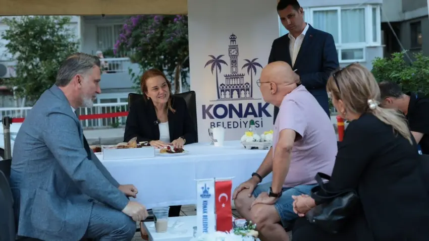 Konak’ta Komşu Buluşması: Başkan Mutlu mahalle sakinlerini dinledi haberinin görseli