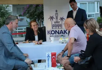 Konak’ta Komşu Buluşması: Başkan Mutlu mahalle sakinlerini dinledi