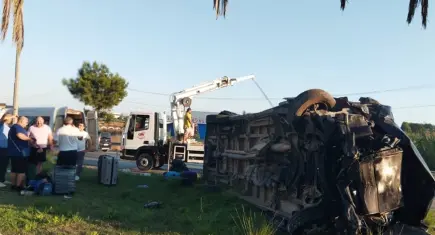 Üç aracın karıştığı zincirleme kaza:Çok sayıda yaralı var