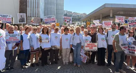 İzmir’de emeklilerden seyyanen zam çağrısı