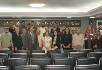İzmir’de esnafa takviye edici gıda ve bitkisel ürün eğitimi