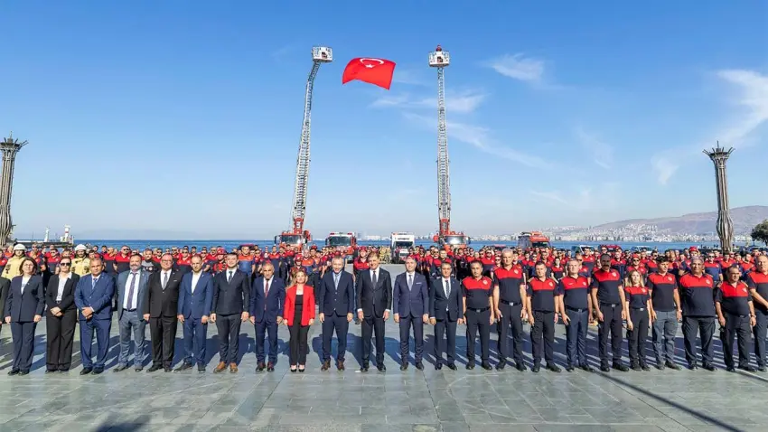 İzmir İtfaiyesi 103 yaşında: Başkan Tugay'dan ‘İzmir size güveniyor’ mesajı haberinin görseli