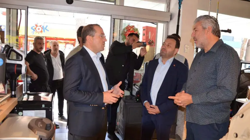 Kırkpınar'dan Bayındır ve Tire çıkarması: Her zaman esnafımızın ve üreticimizin yanındayız