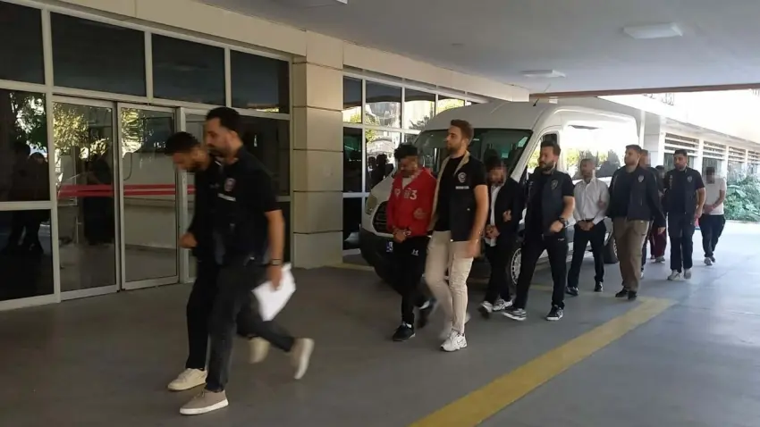 Manisa merkezli 12 ilde yatırım ve fon dolandırıcılığı operasyonu: 20 gözaltı haberinin görseli
