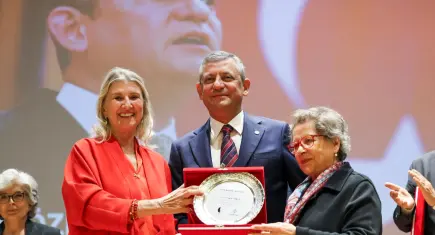 YENİ Parti Lideri Özgür Özel: Bir gün bile cezaevinde kalmayacak kişiler hizmetten uzak