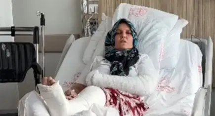 15 kişinin birbirine girdiği kavgada 3 çocuk annesi kadının kolu ve bacağı kırıldı