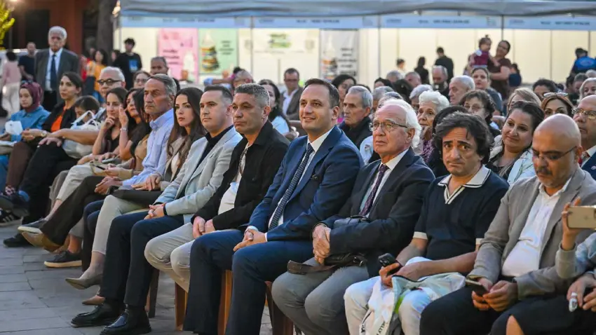 Bornova’da edebiyat rüzgarı haberinin görseli
