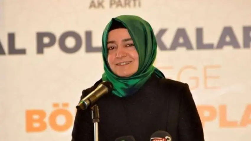 Fatma Betül Sayan Kaya'dan istifa açıklaması: Tüm görevlerinden affını istedi haberinin görseli