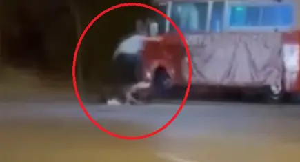 Hesap yüzünden seyyar köfteciyi başına kaldırım taşıyla vurarak öldürdü