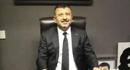 Veli Ağbaba esnaf ziyareti sırasında fenalaşarak hastaneye kaldırıldı