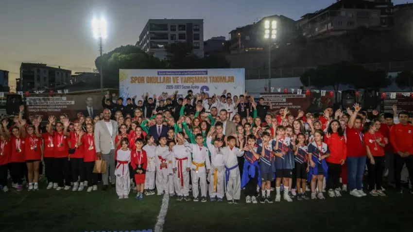 Bayraklı’da spor sezonu başladı: 5 bini aşkın sporcu sahada haberinin görseli