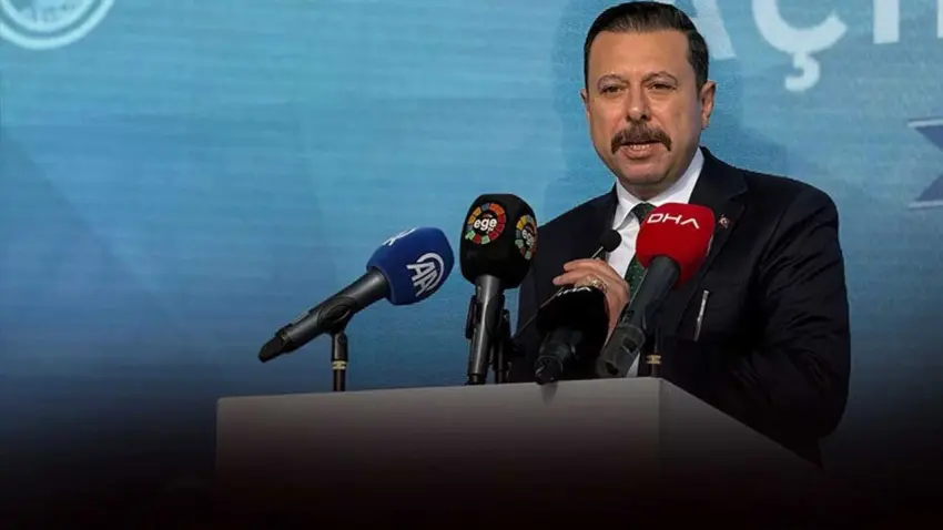 Kaya’dan İzmir’de kaldırım tepkisi: Kaldırım var ama yayalara yer yok haberinin görseli