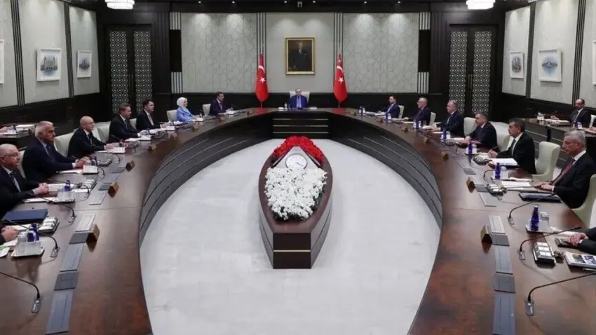 Cumhurbaşkanlığı Kabinesi toplandı: Gündem fon soruşturması haberinin görseli