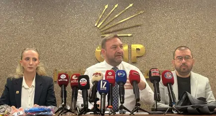 Gümrükçü’den Onur Emrah Yıldız açıklaması: Maçın ortasında takım değiştirmek doğru değil