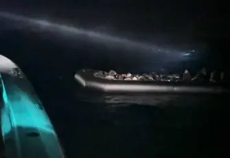 Urla açıklarında operasyon: 46 düzensiz göçmen yakalandı