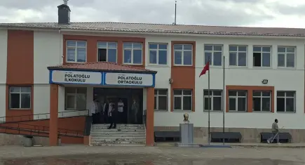 Van'da okulda silah paniği: Okula pompalı tüfekle gelen öğrenciye öğretmen ve veliler müdahale etti