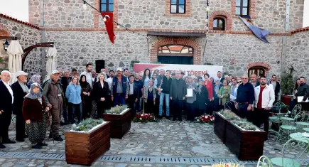 Bergama’da hak sahiplerine tapuları teslim edildi