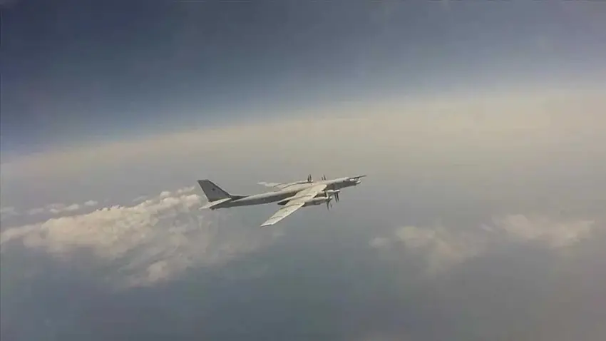 Bombardıman uçağı düştü. Sadece bir kişi kurtuldu haberinin görseli