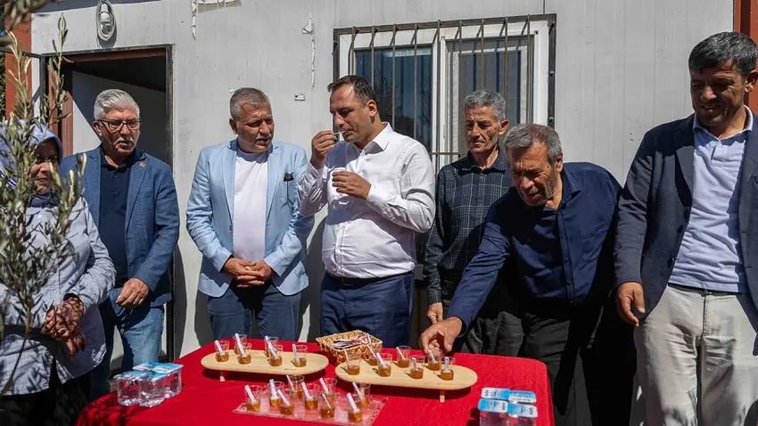 Bornova’da bal hasadı sosyal dayanışmaya dönüştü haberinin görseli