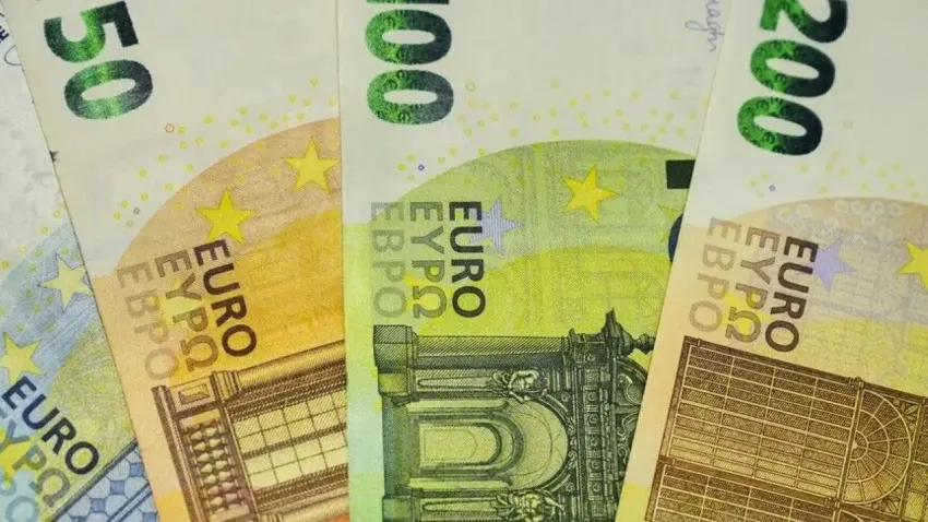 Euroda sert düşüş: Dolar karşısında son 3 ayın en düşük seviyesine geriledi! haberinin görseli