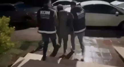 İstanbul merkezli 6 ilde FETÖ operasyonu: 5'i aktif kamu görevlisi 20 şüpheli gözaltında!